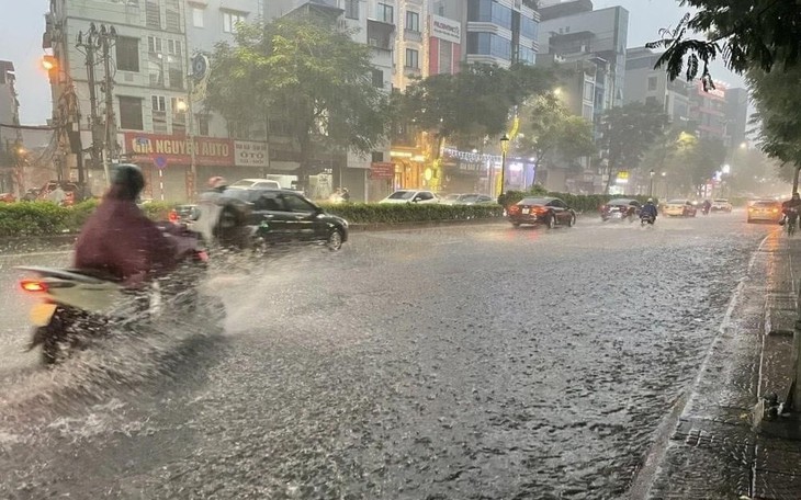 Nhiều khu vực mưa dông, trời chuyển mát do không khí lạnh