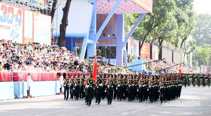 Nữ quân y rạng ngời trong lễ tổng duyệt diễu binh cấp Nhà nước- Ảnh 1.