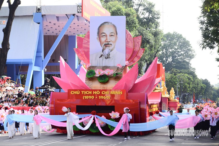 TRỰC TIẾP: Tổng duyệt diễu binh, diễu hành Kỷ niệm 50 năm Giải phóng miền Nam, thống nhất đất nước- Ảnh 1.