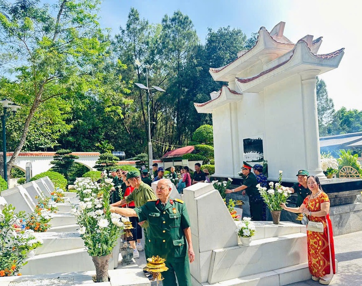 Hàng vạn trái tim hướng về cõi thiêng Đồng Lộc- Ảnh 10.
