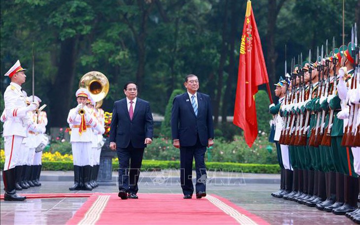 Thủ tướng Phạm Minh Chính chủ trì Lễ đón Thủ tướng Nhật Bản và Phu nhân thăm chính thức Việt Nam