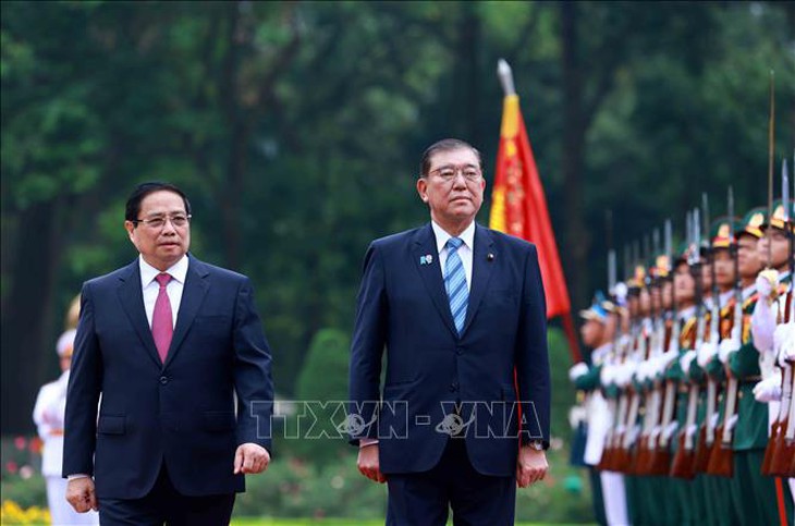 Thủ tướng Phạm Minh Chính chủ trì Lễ đón Thủ tướng Nhật Bản và Phu nhân thăm chính thức Việt Nam- Ảnh 2.