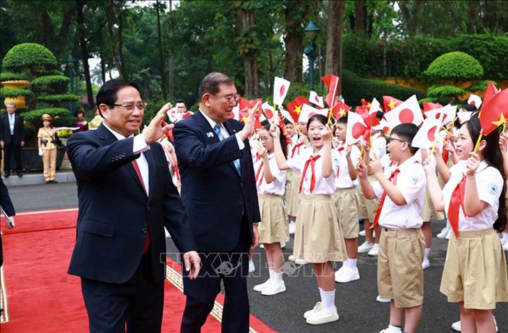 Thủ tướng Phạm Minh Chính chủ trì Lễ đón Thủ tướng Nhật Bản và Phu nhân thăm chính thức Việt Nam- Ảnh 6.