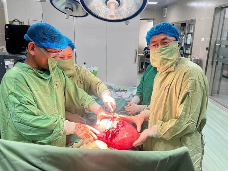 https://static.benhvienphusanhanoi.vn/w640/images/upload/04242025/z6530370310696386792e44748fa97177092eb74c3826b.jpg