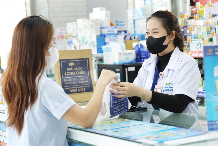 Đưa thông tin lên hóa đơn và web, FPT Long Châu trao quyền tự bảo vệ sức khỏe cho người dân- Ảnh 3. Đưa thông tin lên hóa đơn và web, FPT Long Châu trao quyền tự bảo vệ sức khỏe cho người dân- Ảnh 3.