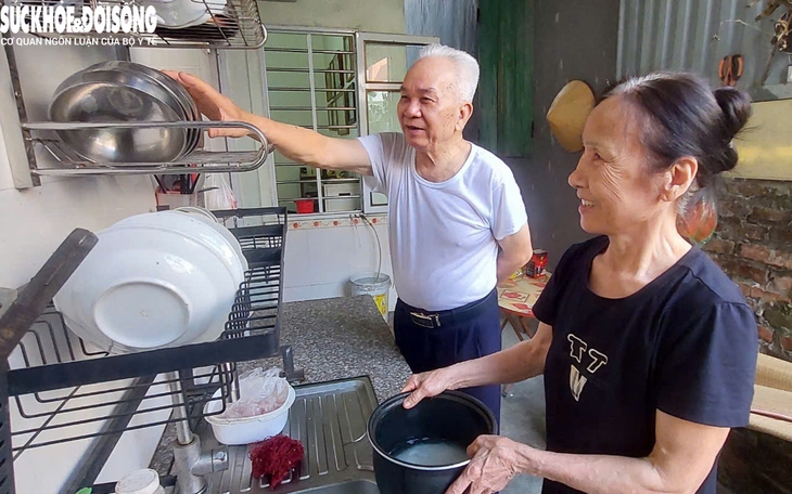 Người chỉ huy xe tăng 390 húc đổ cổng Dinh Độc Lập bén duyên qua những lá thư- Ảnh 1.