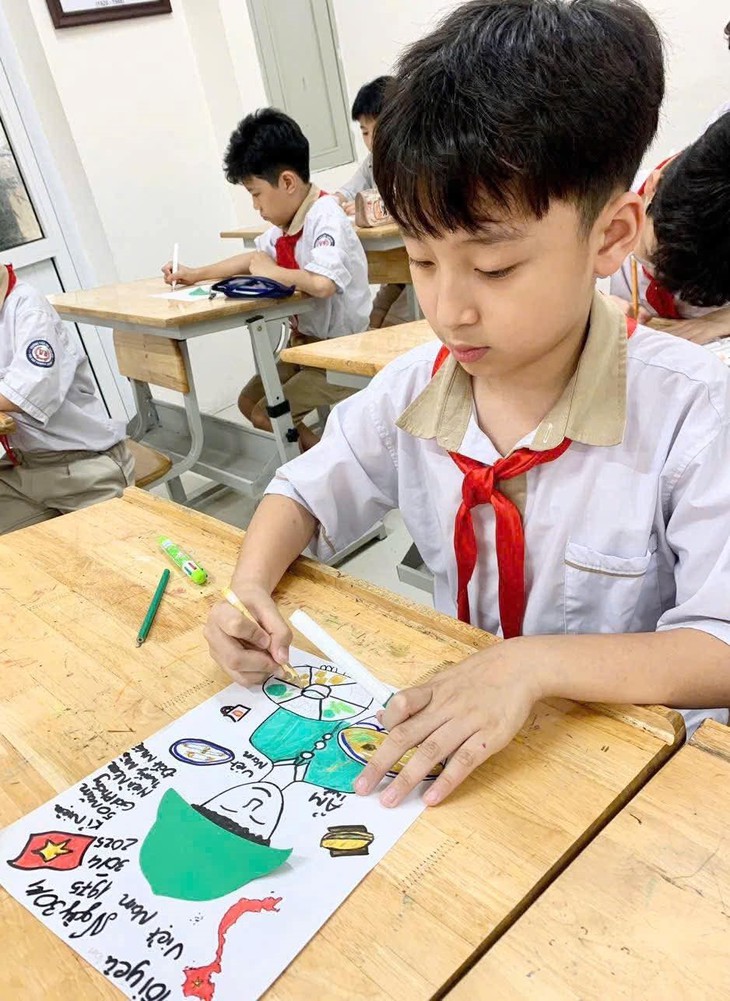 50 năm Ngày Giải phóng miền Nam, thống nhất đất nước qua góc nhìn nghệ thuật của học sinh- Ảnh 1.