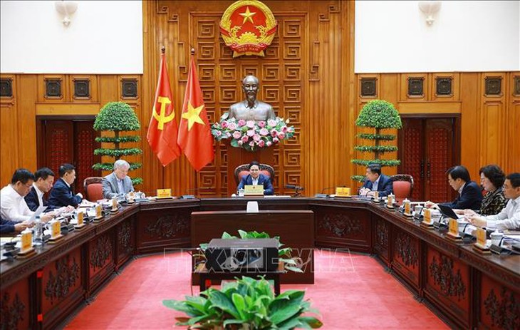 Thủ tướng chủ trì cuộc họp về mức áp thuế mới của Hoa Kỳ đối với hàng hóa nhập khẩu từ Việt Nam