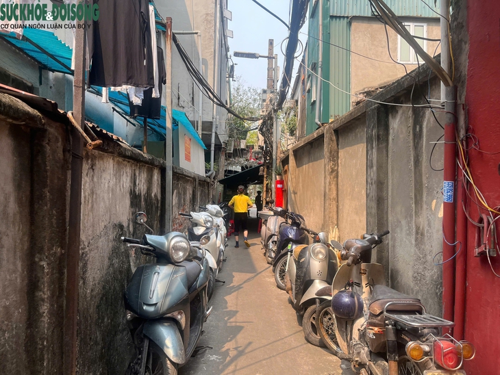Cuộc sống của người dân tại khu 'đất vàng' phía Đông hồ Gươm trước ngày di dời- Ảnh 3.