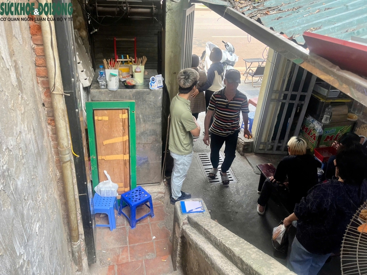 Cuộc sống của người dân tại khu 'đất vàng' phía Đông hồ Gươm trước ngày di dời- Ảnh 6.