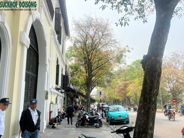 Cuộc sống của người dân tại khu 'đất vàng' phía Đông hồ Gươm trước ngày di dời- Ảnh 1.