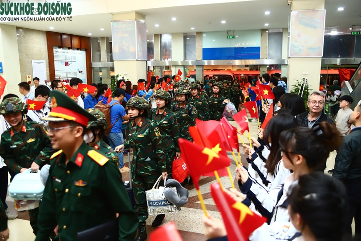 Hàng trăm chiến sĩ vào TPHCM chuẩn bị cho lễ kỷ niệm 50 năm Ngày Giải phóng miền Nam thống nhất đất nước- Ảnh 2. Hàng trăm chiến sĩ vào TPHCM chuẩn bị cho lễ kỷ niệm 50 năm Ngày Giải phóng miền Nam thống nhất đất nước- Ảnh 2.