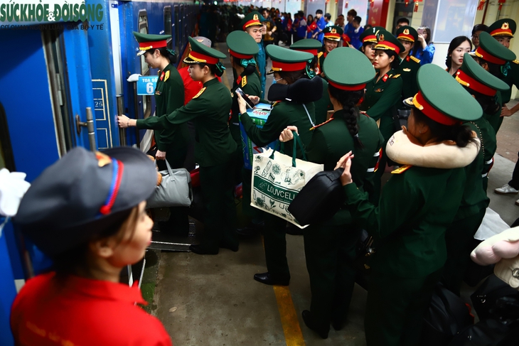 Hàng trăm chiến sĩ vào TPHCM chuẩn bị cho lễ kỷ niệm 50 năm Ngày Giải phóng miền Nam thống nhất đất nước- Ảnh 3. Hàng trăm chiến sĩ vào TPHCM chuẩn bị cho lễ kỷ niệm 50 năm Ngày Giải phóng miền Nam thống nhất đất nước- Ảnh 3.