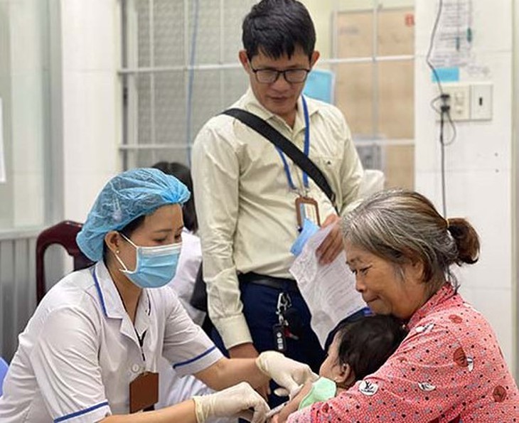 Cần Thơ tăng tốc đưa chiến dịch tiêm chủng phòng sởi về đích- Ảnh 1.