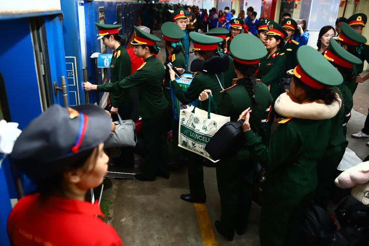 CSGT mở cao điểm bảo đảm trật tự an toàn giao thông dịp 30/4- Ảnh 4.