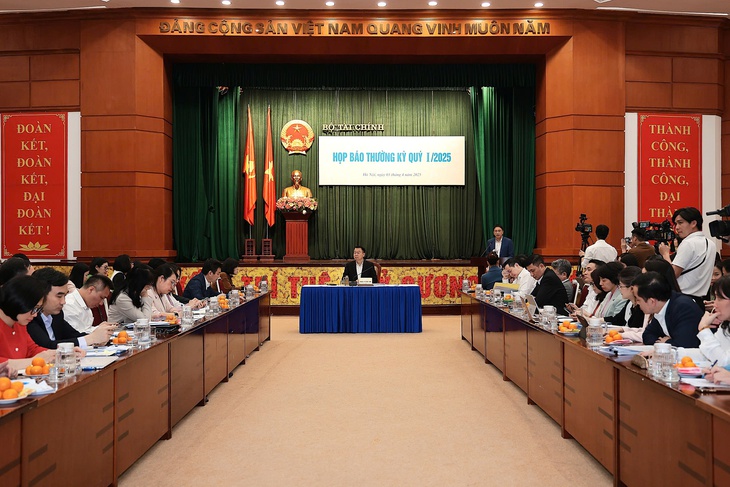 Bộ Tài chính lên tiếng việc khối ngoại bán 3.000 tỷ đồng trên thị trường chứng khoán.- Ảnh 2.