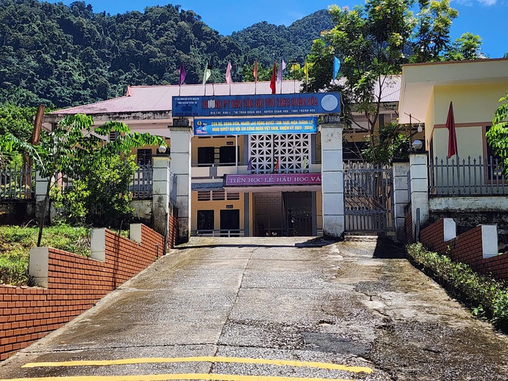 Nguyên phó chủ tịch huyện bị khởi tố vì tuyển sinh sai đối tượng- Ảnh 1. Nguyên phó chủ tịch huyện bị khởi tố vì tuyển sinh sai đối tượng- Ảnh 1.