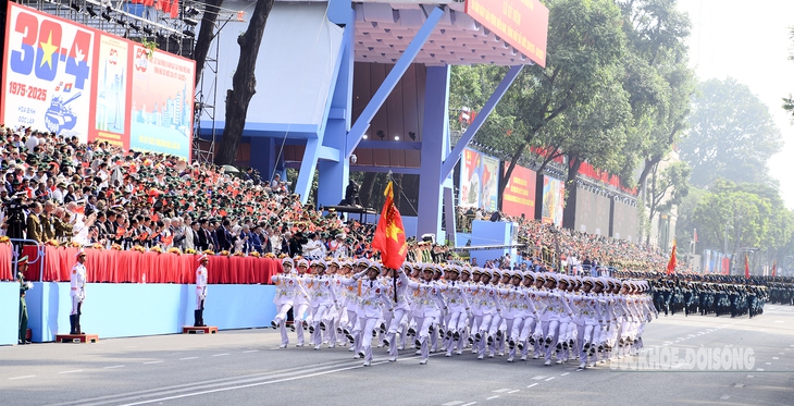 Hình ảnh hào hùng của lực lượng Quân đội Nhân dân Việt Nam trong lễ diễu binh 30/4- Ảnh 1.