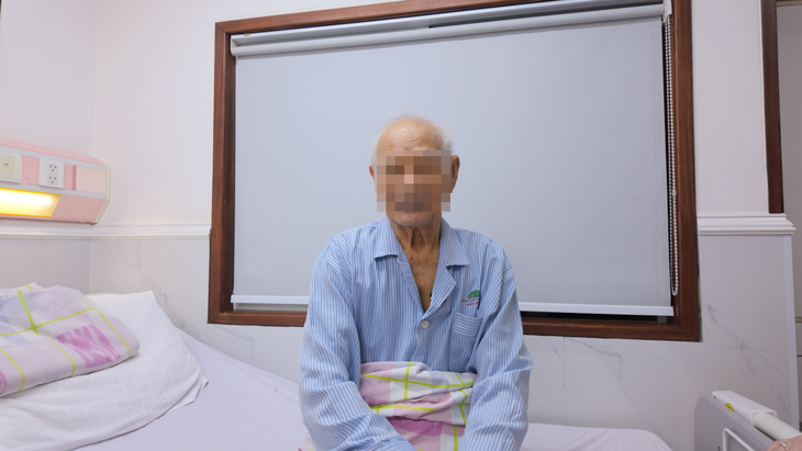 Vàng da, vàng mắt, mẩn ngứa - Cụ ông 85 tuổi nguy kịch vì tắc đường mật- Ảnh 3.