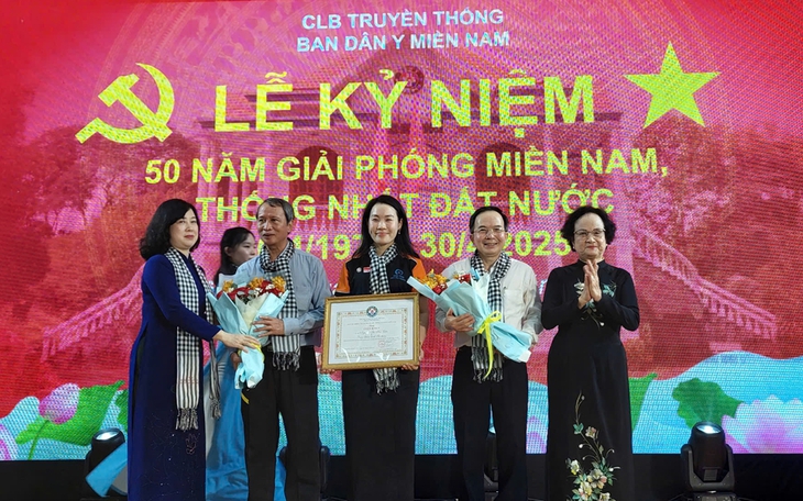 Tọa đàm 'Sống mãi ngọn lửa thanh niên' tiếp thêm động lực cống hiến cho tuổi trẻ hôm nay- Ảnh 6.