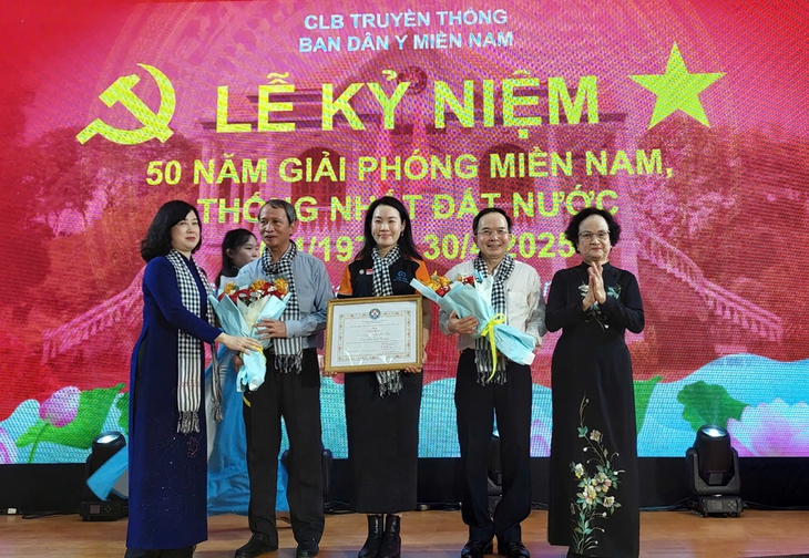Xúc động lễ khánh thành 8 bức tượng thầy thuốc tiêu biểu tại di tích căn cứ Trung ương Cục miền Nam- Ảnh 4.