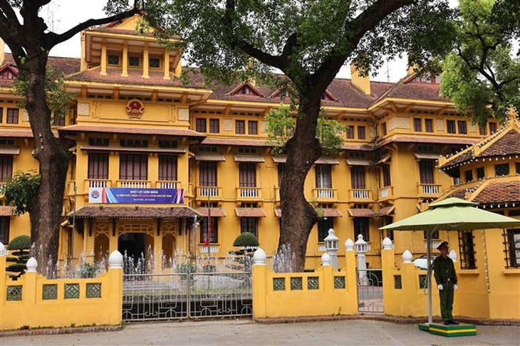 Treo cờ rủ Quốc tang đồng chí Khamtay Siphandone- Ảnh 3. Treo cờ rủ Quốc tang đồng chí Khamtay Siphandone- Ảnh 3.