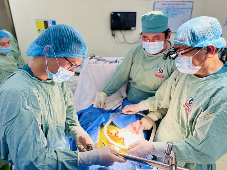BV Nhân dân Gia Định lần đầu ghép thận thành công từ người hiến tạng chết não- Ảnh 1. BV Nhân dân Gia Định lần đầu ghép thận thành công từ người hiến tạng chết não- Ảnh 1.