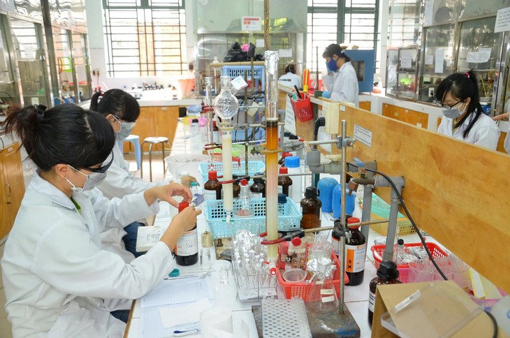 Sáp nhập tỉnh thành, sắp xếp đơn vị hành chính: Công chức phải bỏ 'lối mòn' an phận- Ảnh 4.