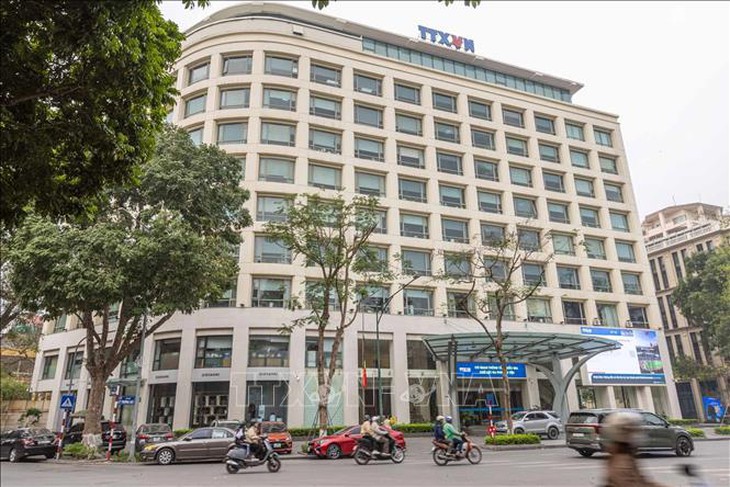 Treo cờ rủ Quốc tang đồng chí Khamtay Siphandone- Ảnh 9. Treo cờ rủ Quốc tang đồng chí Khamtay Siphandone- Ảnh 9.