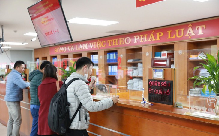 Sáp nhập tỉnh thành, sắp xếp đơn vị hành chính: Công chức phải bỏ 'lối mòn' an phận- Ảnh 2.