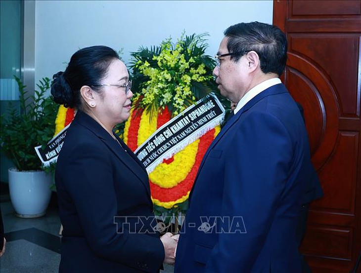 Thủ tướng Phạm Minh Chính viếng đồng chí Khamtay Siphandone- Ảnh 1.