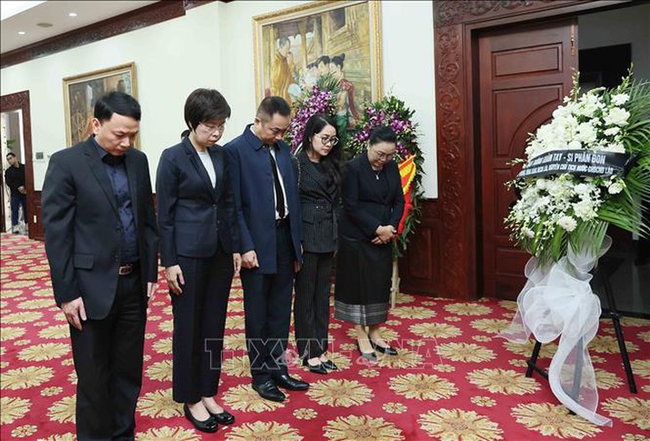 Lãnh đạo Đảng, Nhà nước và các bộ, ngành, đoàn thể đến viếng đồng chí Khamtay Siphandone- Ảnh 3.