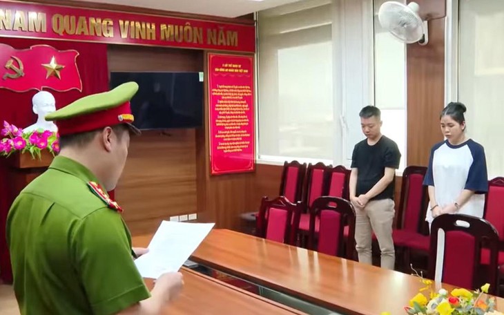 Vụ Hằng Du Mục và Quang Linh Vlogs bị khởi tố, bắt tạm giam: Các bị can có thể đối diện mức án nào?