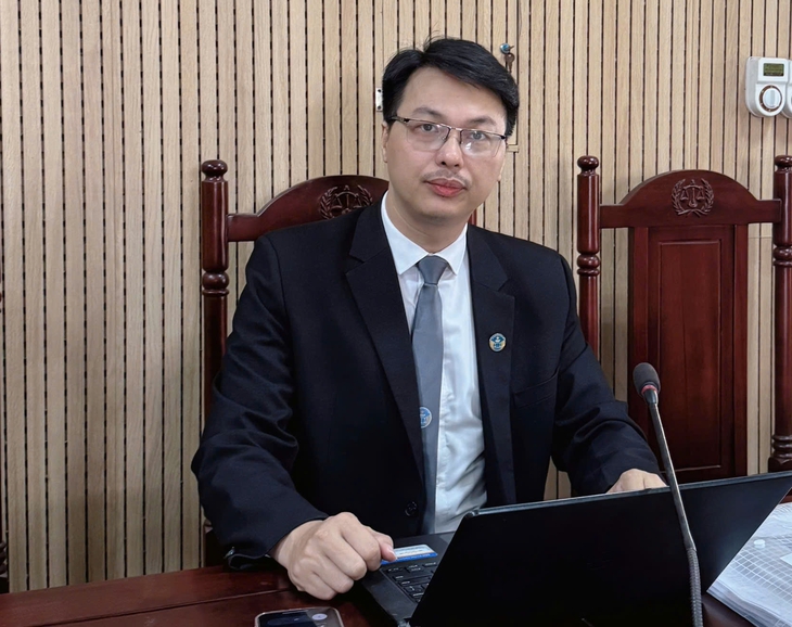 Vụ Hằng Du Mục và Quang Linh Vlogs bị khởi tố, bắt tạm giam: Các bị can có thể đối diện mức án nào?- Ảnh 2.