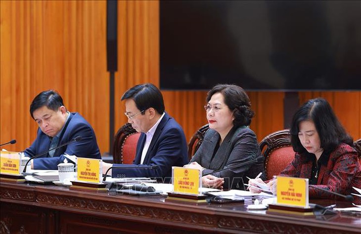 Thủ tướng Phạm Minh Chính chủ trì cuộc họp về việc Hoa Kỳ áp thuế đối ứng lên hàng Việt Nam- Ảnh 7. Thủ tướng Phạm Minh Chính chủ trì cuộc họp về việc Hoa Kỳ áp thuế đối ứng lên hàng Việt Nam- Ảnh 7.