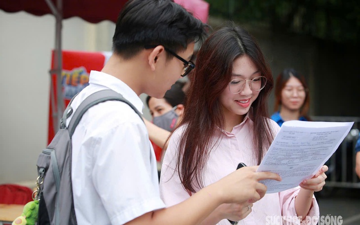 Bộ GD&ĐT: Không bắt buộc học sinh học 2 buổi/ngày