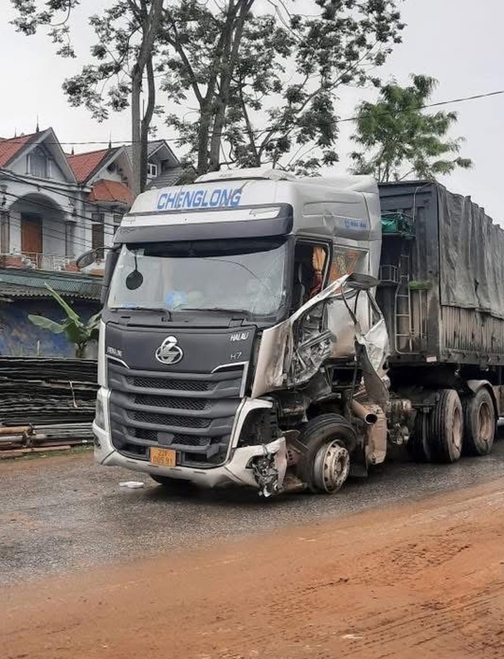 Bệnh viện thông báo tìm người nhà bệnh nhân trong vụ tai nạn giao thông nghiêm trọng tại Tuyên Quang
- Ảnh 2. Bệnh viện thông báo tìm người nhà bệnh nhân trong vụ tai nạn giao thông nghiêm trọng tại Tuyên Quang
- Ảnh 2.