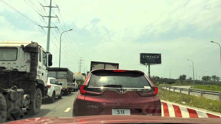 TP Hồ Chí Minh: Cảnh báo ùn tắc giao thông trong ngày cuối của kỳ nghỉ lễ- Ảnh 2.