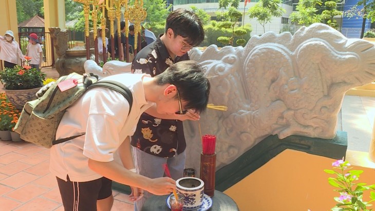 Người trẻ tìm về cội nguồn dân tộc qua những ngôi đền thờ Vua Hùng giữa lòng TP Hồ Chí Minh- Ảnh 2.