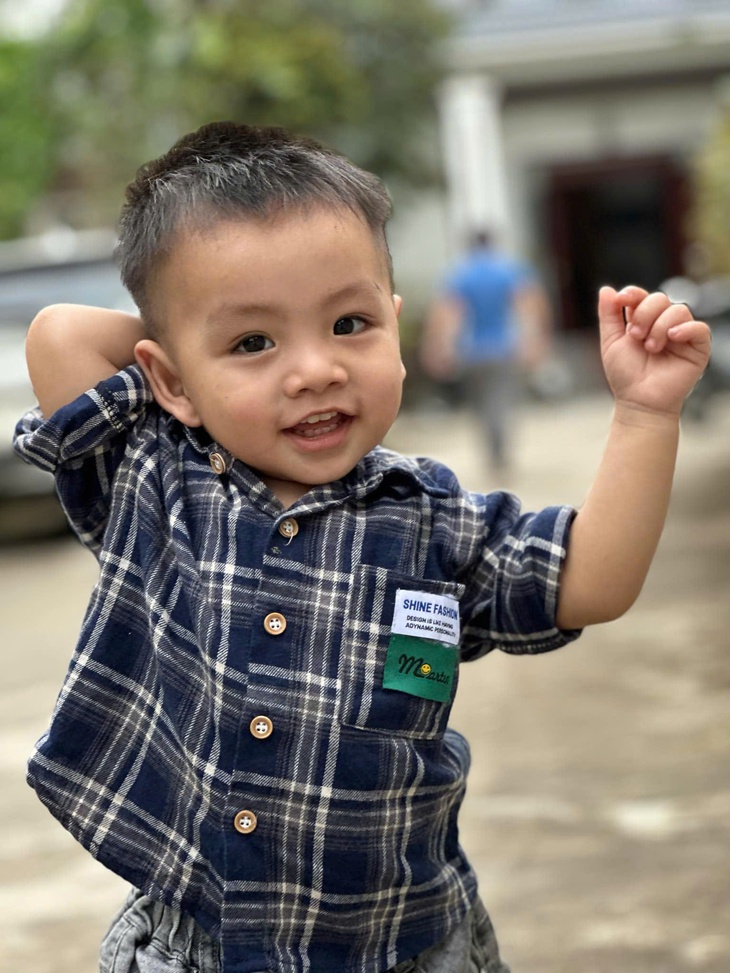 Chưa nói sõi, bé 3 tuổi trở thành ‘người hùng nhí’ cứu bạn thoát đuối nước- Ảnh 1. Chưa nói sõi, bé 3 tuổi trở thành ‘người hùng nhí’ cứu bạn thoát đuối nước- Ảnh 1.