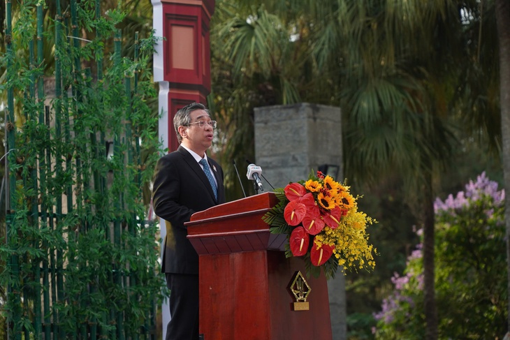 Lãnh đạo và nhân dân TPHCM dâng hương tưởng nhớ công ơn Vua Hùng- Ảnh 2.
