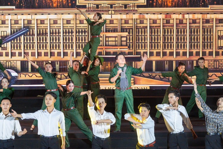 Ấn tượng ‘Bản trường ca hòa bình’ kỷ niệm 50 năm Ngày Giải phóng miền Nam, thống nhất đất nước- Ảnh 4.