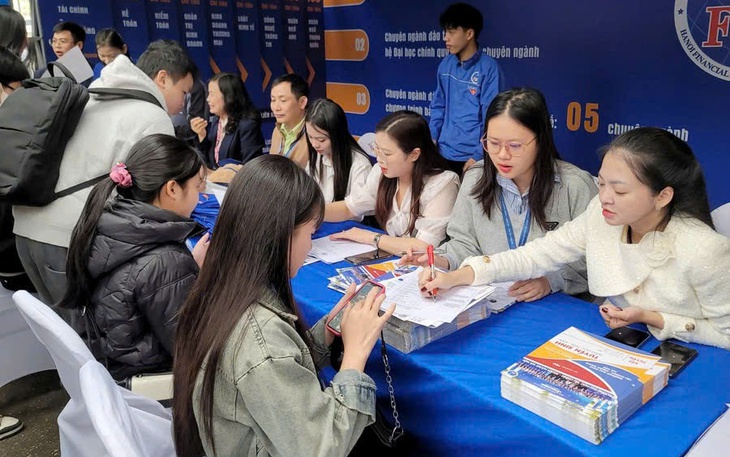 IELTS "mở đường" vào đại học: Thêm nhiều trường công bố cách quy đổi điểm