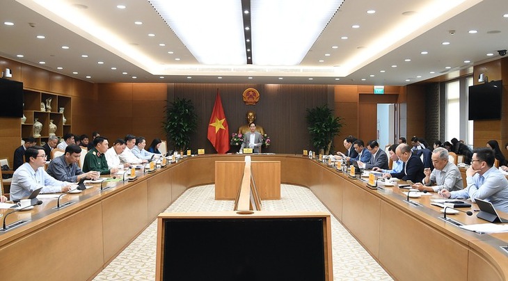 Phó Thủ tướng giao Bộ Tài chính tiếp tục rà soát, hoàn thiện phương án giảm thuế nhập khẩu- Ảnh 1. Phó Thủ tướng giao Bộ Tài chính tiếp tục rà soát, hoàn thiện phương án giảm thuế nhập khẩu- Ảnh 1.