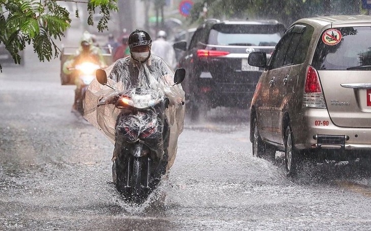 Cảnh báo mưa dông mạnh khi miền Bắc đón không khí lạnh