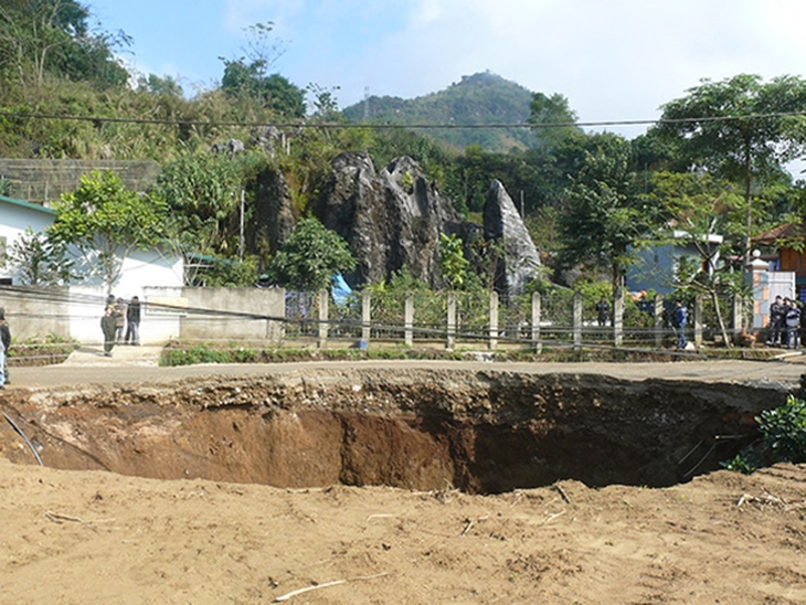 Nhận diện vùng ảnh hưởng của ‘hố tử thần’ lan rộng ở Bắc Kạn- Ảnh 2. Nhận diện vùng ảnh hưởng của ‘hố tử thần’ lan rộng ở Bắc Kạn- Ảnh 2.