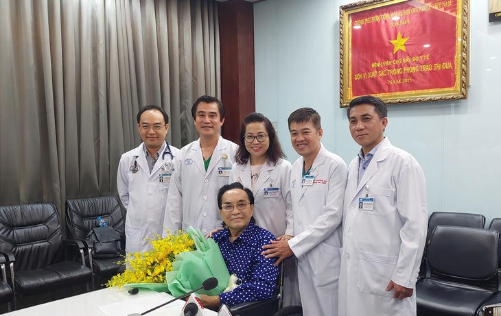 Nghệ sĩ cải lương Thanh Tuấn: 'Cảm ơn các bác sĩ Chợ Rẫy đã sinh ra tôi lần thứ 2'- Ảnh 2. Nghệ sĩ cải lương Thanh Tuấn: 'Cảm ơn các bác sĩ Chợ Rẫy đã sinh ra tôi lần thứ 2'- Ảnh 2.