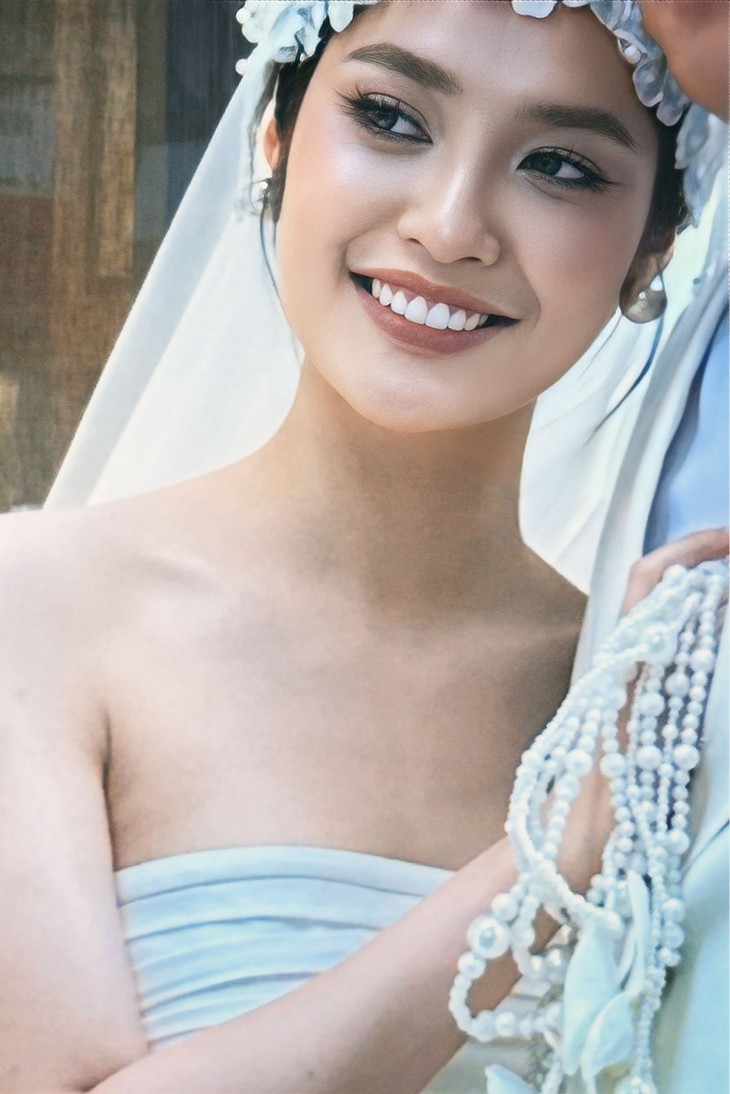 Một Hoa hậu khoe ảnh cưới 'chụp vội bằng điện thoại' với bạn trai Phó Giám đốc công ty khoáng sản- Ảnh 6.