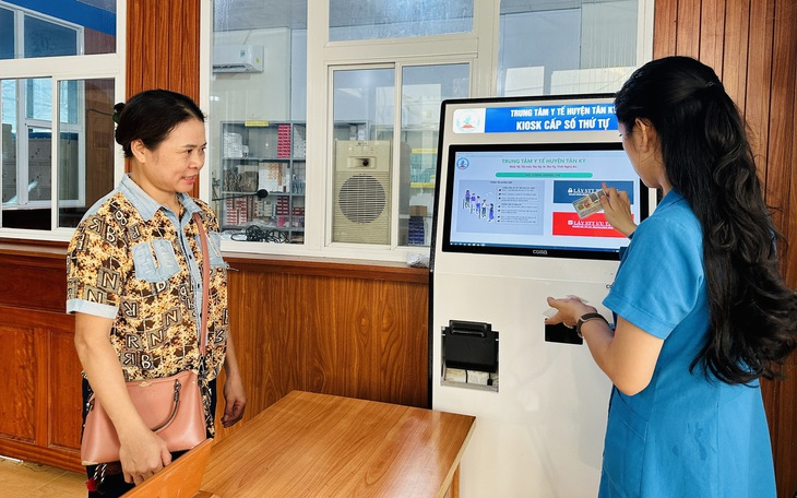 Triển khai bệnh án điện tử ở Nghệ An: Tuyến huyện còn nhiều vướng mắc