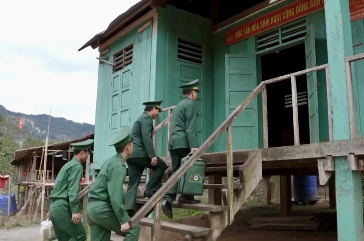 Tủ thuốc biên cương – điểm tựa sức khỏe cho đồng bào vùng sâu- Ảnh 6. Tủ thuốc biên cương – điểm tựa sức khỏe cho đồng bào vùng sâu- Ảnh 6.